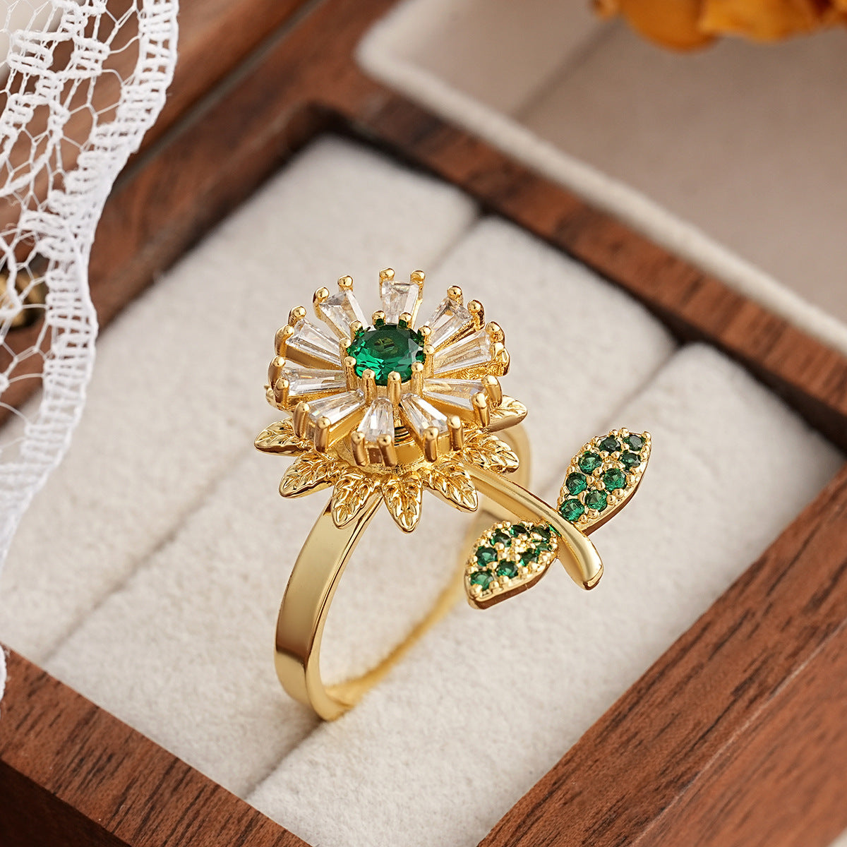 Women's 360° Rotating Color-Changing Flower Ring - Stainless Steel Interchangeable Face Jewelry with Multi-Color Options (Purple, Green, Pink, Red, Clear) | Rotatable Flower Petals & Center | Birthday/Baptism/Halloween/Christmas Gift | Elegant Gift Box